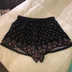 Hollister flowy shorts with drawstring waist